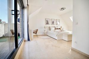 Penthouse with a Neo-Gothic Parish church view