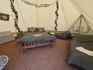 Aldwark Bridge Glamping - Tholthorpe
