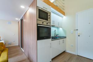 Close to Everything Your Oporto Yellow PRM 1F