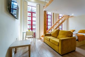 Close to Everything Your Oporto Yellow PRM 1F