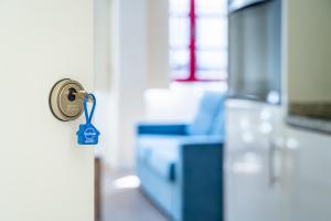 Close to Everything Your Oporto Blue PRM 2F