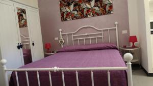 Casetta Romantica Viola Lerici