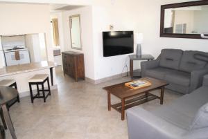 219 Fully Furnished, WiFi Included