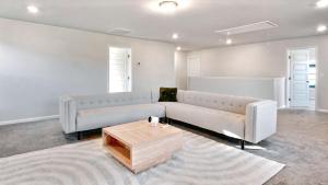 Spacious Modern Retreat Near Downtown EV