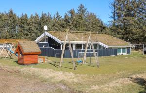 4 Bedroom Beautiful Home In Saltum