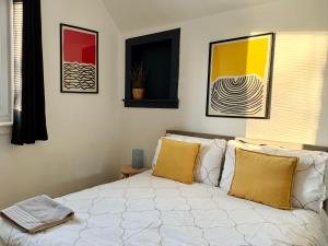 Roost Hill - Free Parking Zone