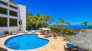 Grand Miramar Residences by HOLT - 2BR