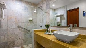 Grand Miramar Residences by HOLT - 2BR