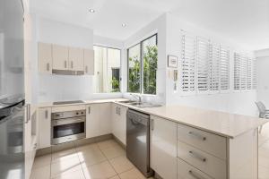 4 1 Park Crescent