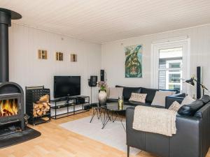 6 person holiday home in Blokhus