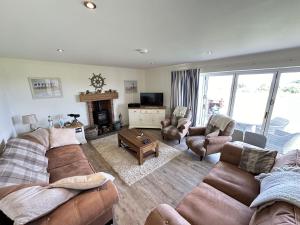 Lens Sandy Collection - collection of 2 beach houses and one Seaview cottage - Part of the The Bay Filey Holiday Village with pool, gym and direct beach access, pub, restaurant, tennis and meadows walks