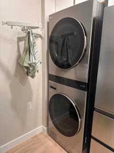 DWELL in Alaska "BIGGER" Unit o