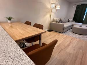 DWELL in Alaska "BIGGER" Unit p