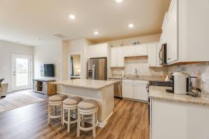 5 Mi to Bethany Beach Townhome with Pool!