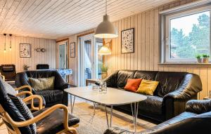 Amazing Home In Ringkøbing With Kitchen