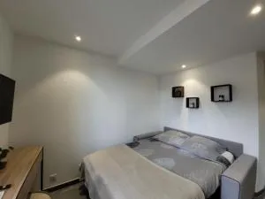 Studio au cœur du village - 维勒克罗兹