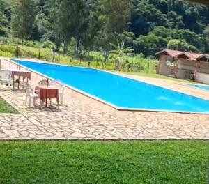 Pousada e piscina ESTORIL