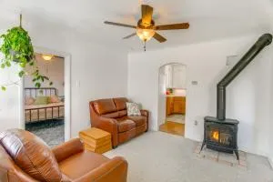 2 Mi to Snake River Quaint Farmhouse with Patio! - Idaho Falls