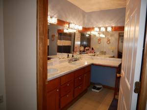 PineRidge Country Retreat with In ground Pool and Hot Tub