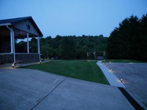 PineRidge Country Retreat with In ground Pool and Hot Tub