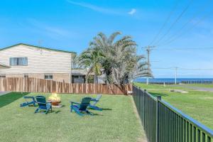 Burnett Heads Family Escape