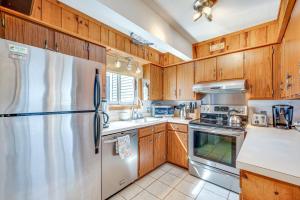Mountain Resort Condo with King Bed Suite