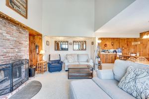 Mountain Resort Condo with King Bed Suite
