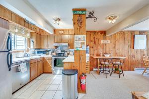 Mountain Resort Condo with King Bed Suite