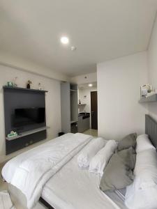 Studio Room Apartment Cibubur