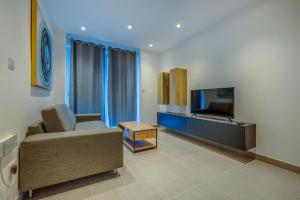 Bright and Modern 2BR Prime St Julian’s Location