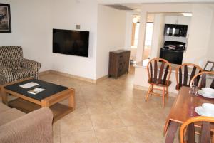 244 Fully Furnished 1BR Suite-Pet Friendly