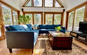 The River's Echo-Historic River House-4 Bedrooms, 6 Beds, 10 Guests - North Branch