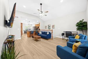 3BR 2BA Home with King Queen & Twin Beds