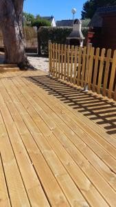 Maisons de vacances Chalet en bois a 800m de la mer : Maison 2 Chambres