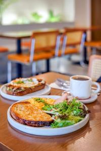 Neu Suites KL with Daily Breakfast Included