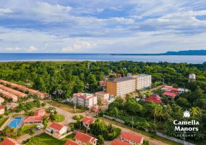 Palawan 2BR Rental Homes with Balcony, FREE Pool, Gym & Parking near Airport up to 5persons - B2 5MoonstoneB