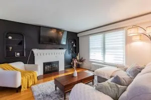 Modern 5 Bedroom Downtown Moncton Heritage Home - دييب