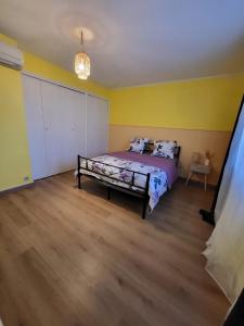 Appartements Logement paisible avec jardin, acces plain pied sans escalier, parking et WiFi : photos des chambres