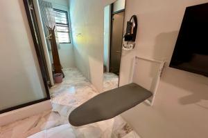 5 mins walking to East Coast Mall JW Guest House