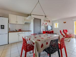 Appartement Confortable Proche Océan avec Parking et Terrasse - 7 Pers - FR-1-521-244