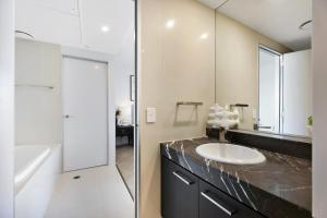 Avalon Apartments - QStay