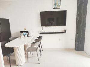 Botanica Premier - Apartment with swimming pool, near the airport