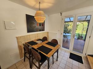 Charmant gîte avec jardin privatif au cœur de la Loire, Wi-Fi & parking inclus - FR-1-381-618