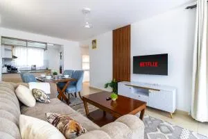 Modern 3BR in Tatu City With Pool - Ruiru