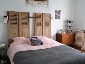 Maisons de vacances Maison vintage proche foret avec parking, animaux acceptes - FR-1-652-15 : photos des chambres