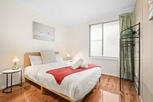 Comfy Double Room - Cozy and Well-Connected - Shared Bathroom - Blacktown