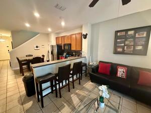 Grand Panoramic 3BR Townhouse Near Disney Parks