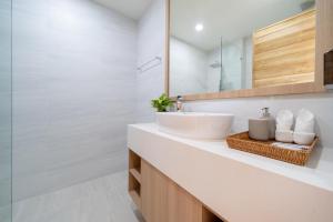 Coco Villas Phuket - 3 Bedroom Deluxe Garden Pool Villa by Escape Villas