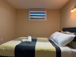 Comfy Corner Stays 2 Cross st of W Edmonton Mall