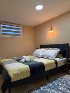 Comfy Corner Stays 2 Cross st of W Edmonton Mall